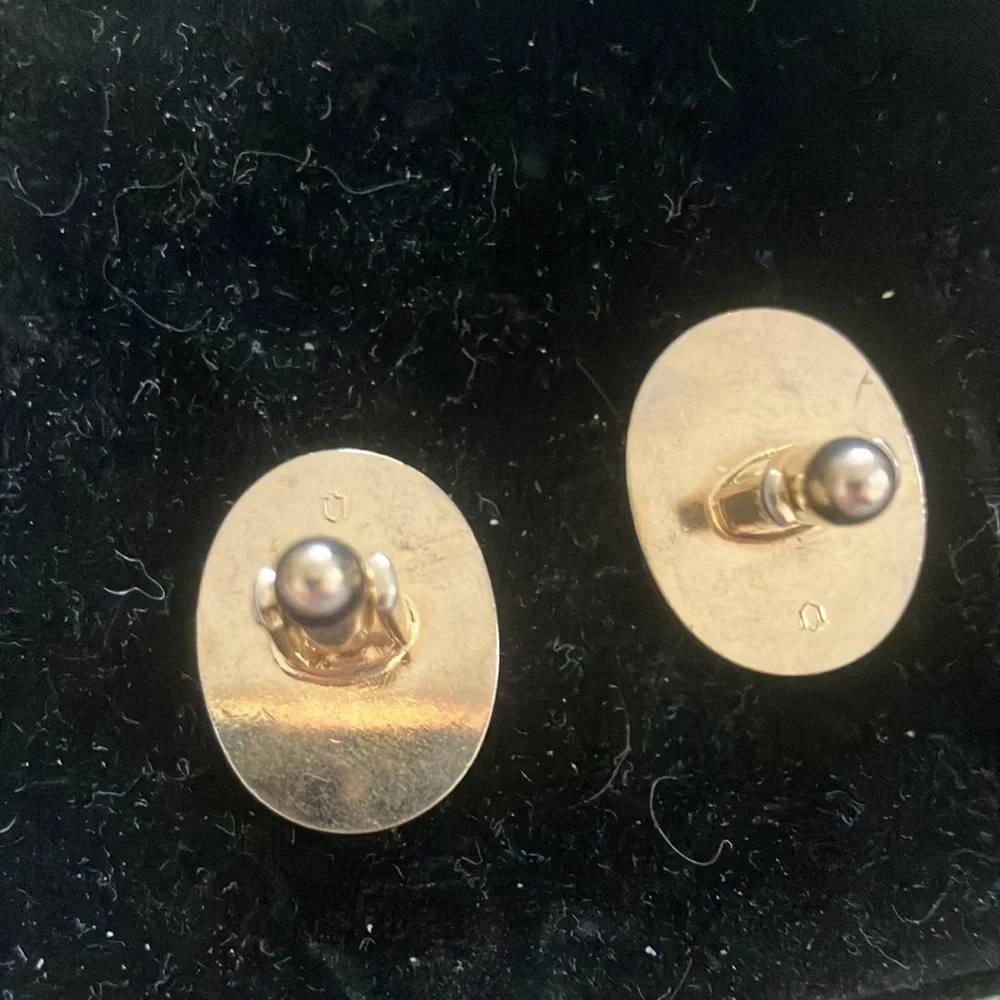 Men’s cuff links